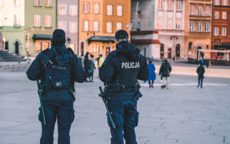 В Польше фальшивый полицейский пойман с поличным
