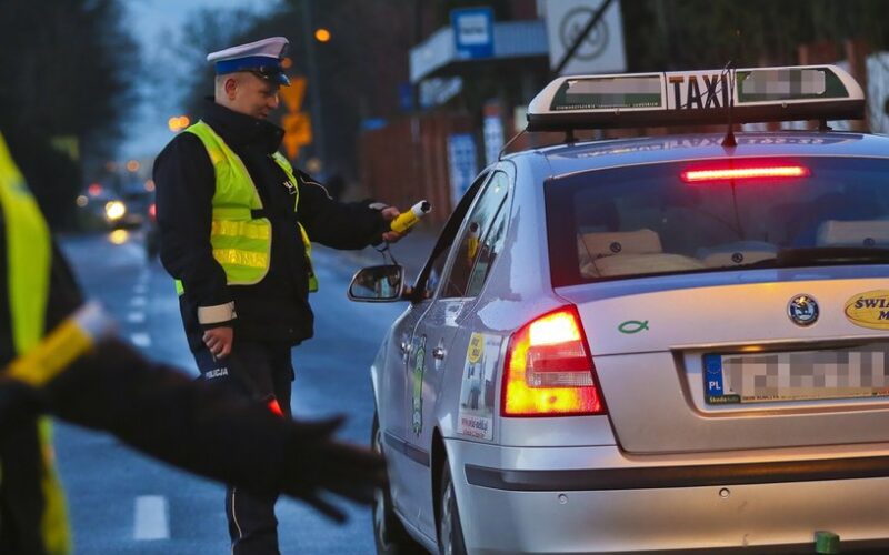 Проверки таксистов в Варшаве